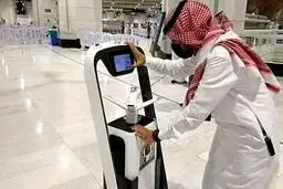 اقدام جدید عربستانی‌ها؛ پای ربات‌ها به مراسم حج باز شد! + جزئیات