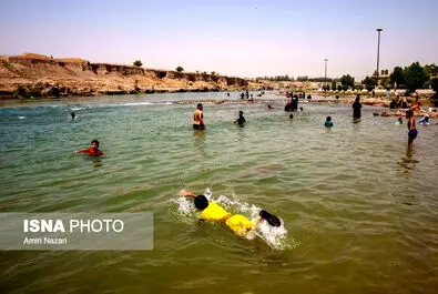 شنا در رودخانه