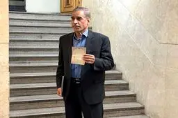 خلیلیان در انتخابات ثبت‌نام کرد 