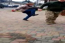  تلاش زن اوکراینی برای جلوگیری از اعزام بستگانش به جنگ