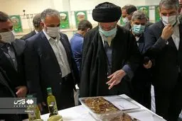 تصاویر بازدید رهبر انقلاب از نمایشگاه توانمندی‌های صنعتی