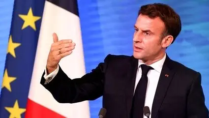 خوانندگی مکرون در ایروان با نوازندگی پاشینیان