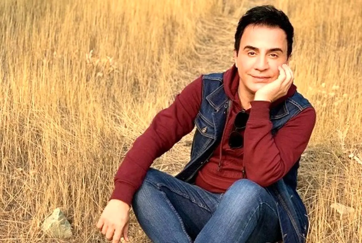 
وقتی داریوش فرضیایی در برنامه «علی ضیا» هندی می‌خونه! 