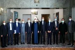 روحانی: معیشت مردم محور تصمیم‌گیری‌های ستاد اقتصادی دولت بود