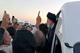 تصاویر رئیس جمهور در منطقه سیل زده کرمان