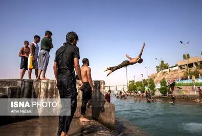 شنا در رودخانه