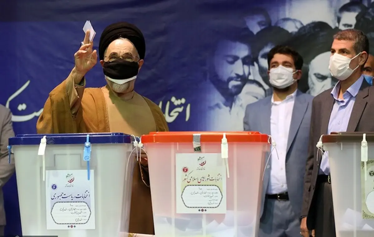 سید محمد خاتمی: عدم شرکت بالای پنجاه درصد از مردم زنگ خطر است؛ همه به خود بیایند!

