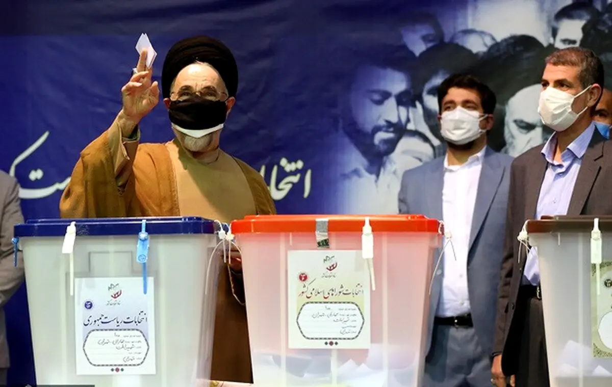 سید محمد خاتمی: عدم شرکت بالای پنجاه درصد از مردم زنگ خطر است؛ همه به خود بیایند!

