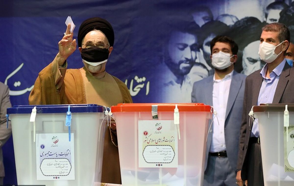 سید محمد خاتمی: عدم شرکت بالای پنجاه درصد از مردم زنگ خطر است؛ همه به خود بیایند!