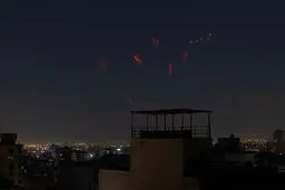 تصاویر فعال شدن قدرتمند سامانه پدافند تهران