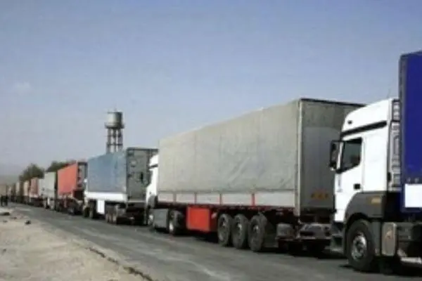 ترافیک نزدیک به ۳ هزار کامیون در مرز بازرگان + علت