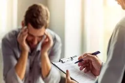 همه چیز درباره اضطراب جنسی مردانه + راه های درمان 