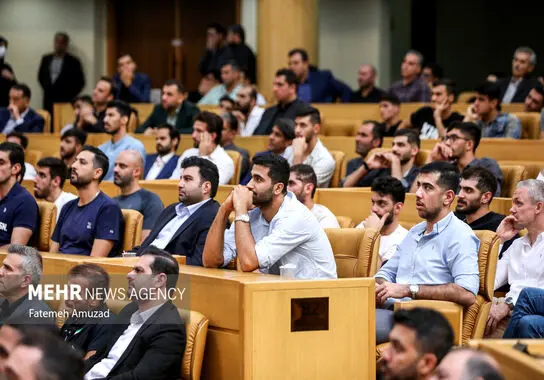 تجلیل از قهرمانان