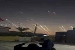 دعای زنان عراقی هنگام عبور موشک های ایران