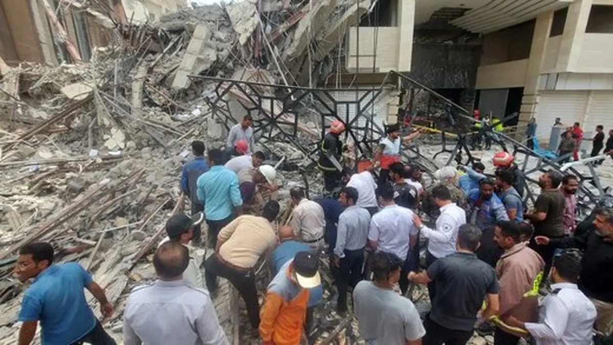  نجات ۷ نفر توسط تیم‌های زنده‌یاب در آبادان