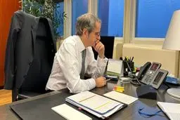 نخ عروسک‌گردانی آژانس، در دستان غربی‌ها !