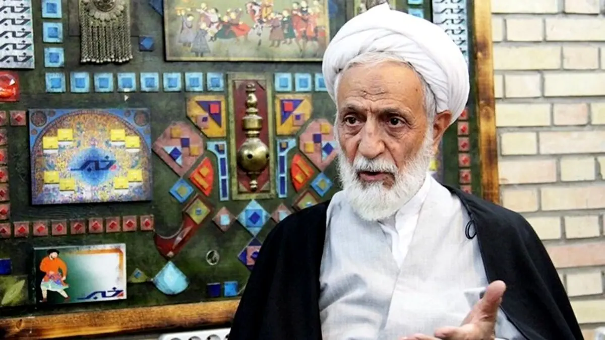 روحانی اصولگرا: با سوپرانقلابی‌گری وحدت را به خطر نیندازیم
