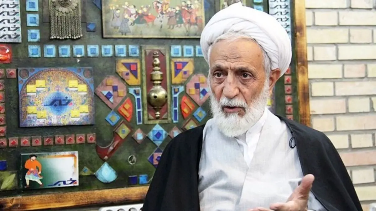 رهبر: باید در دانشگاه‌ به دانشجویان باحجاب، امتیازات داده شود