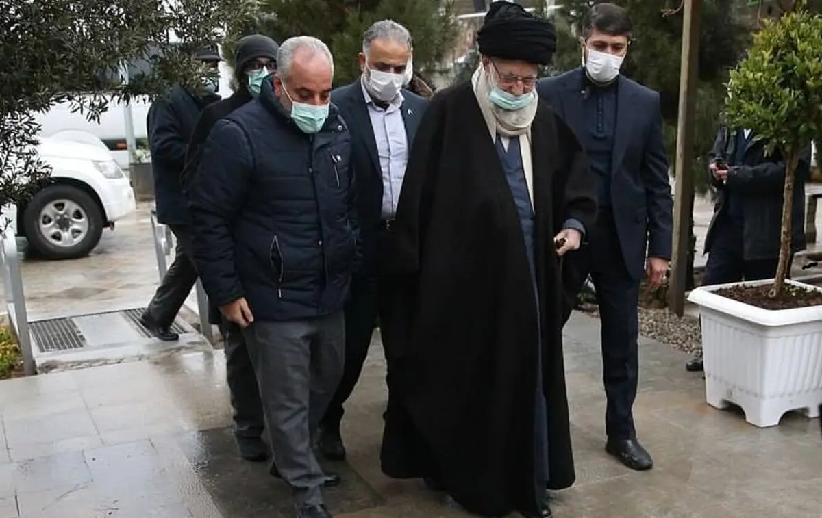 حضور رهبری در کنار مزار شهدای سانحه هواپیمای اوکراینی