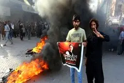پاکستان به خون کشیده شد | حمله هواداران عمران خان به مراکز نظامی