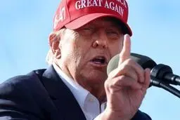 ترامپ: باید آمریکا را از جنگ جهانی سوم نجات داد