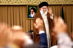 رهبر انقلاب:تحریم‌ها ملت ایران را از پا در نمی‌آورد