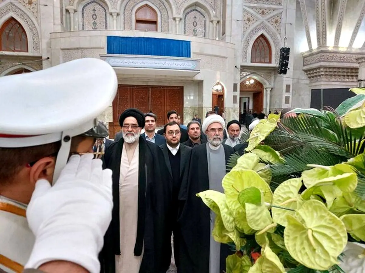 تجدید میثاق اعضای ستاد بزرگداشت دهه فجر با آرمان‌ امام راحل