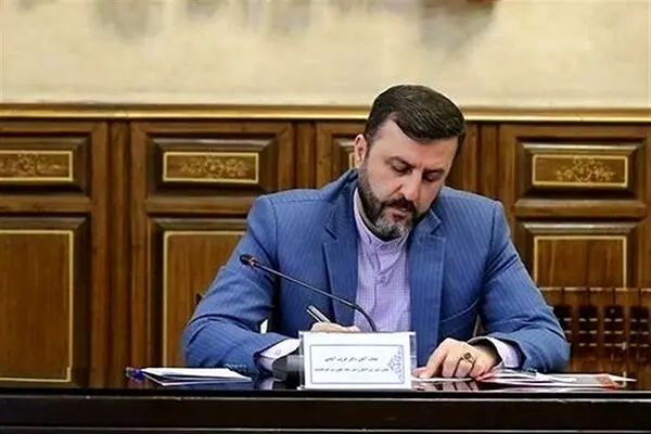 پاسخ قاطع غریب آبادی به گستاخی ترامپ + عکس