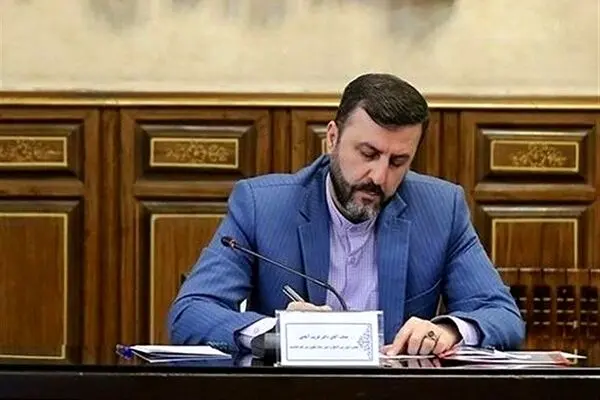 پاسخ قاطع غریب آبادی به گستاخی ترامپ + عکس