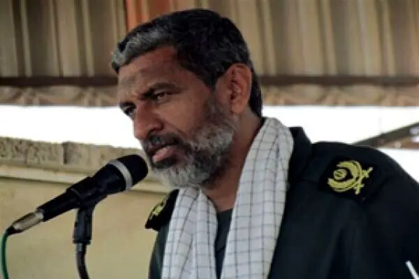 سردار عظمایی : گلوی جهانخواران را رها نمی کنیم