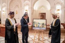 رونمایی از تمبر یادبود همکاری ایران و عمان + عکس