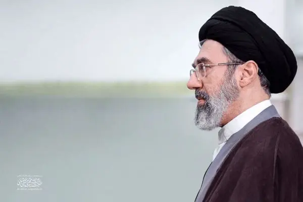 پیام مهم رهبر انقلاب درباره  وحدت ملی و پرهیز از اختلافات پوچ سیاسی