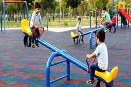 5 ویژگی یک الاکلنگ پارکی ایمن و بادوام