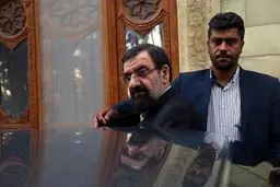 اولین عکس از حضور محسن رضایی در شعبه اخذ رای