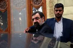اولین عکس از حضور محسن رضایی در شعبه اخذ رای