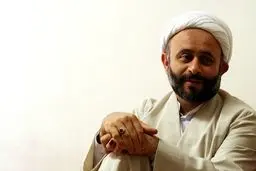 نقویان: استادان به درد بخور را بیرون بریزید، در و دیوار دانشگاه که ارزشی ندارد