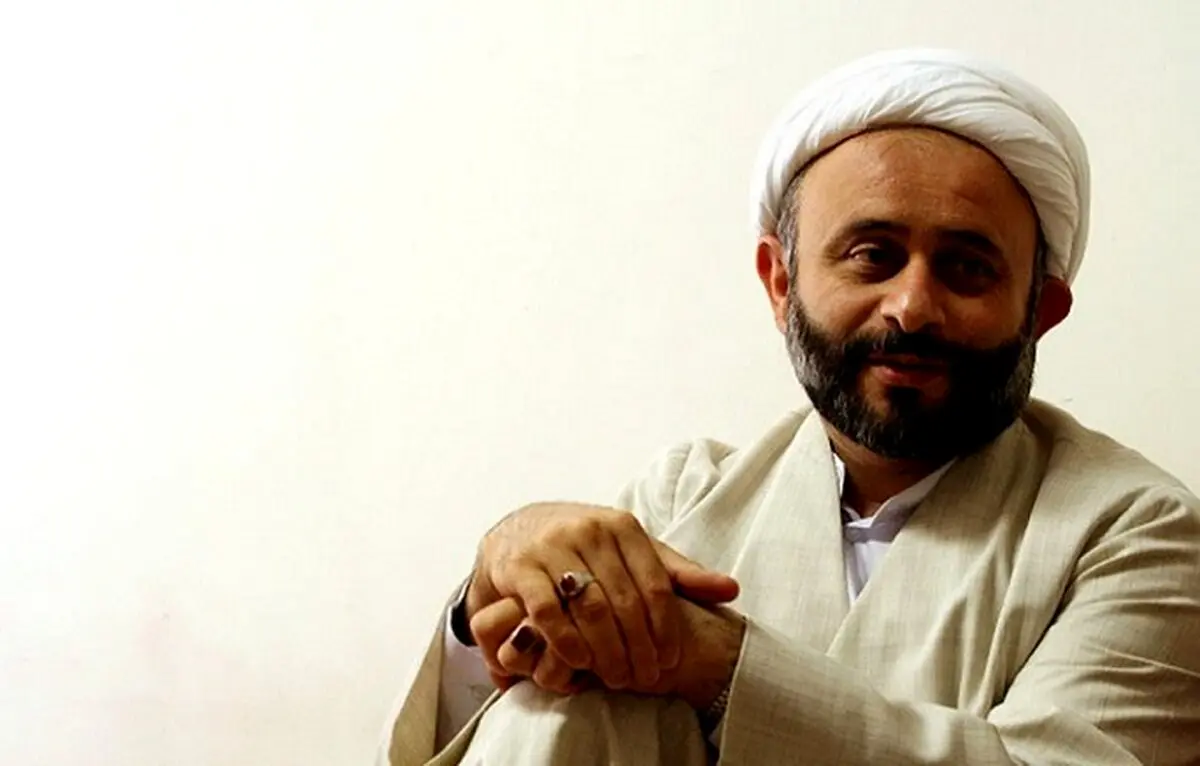 نقویان: استادان به درد بخور را بیرون بریزید، در و دیوار دانشگاه که ارزشی ندارد