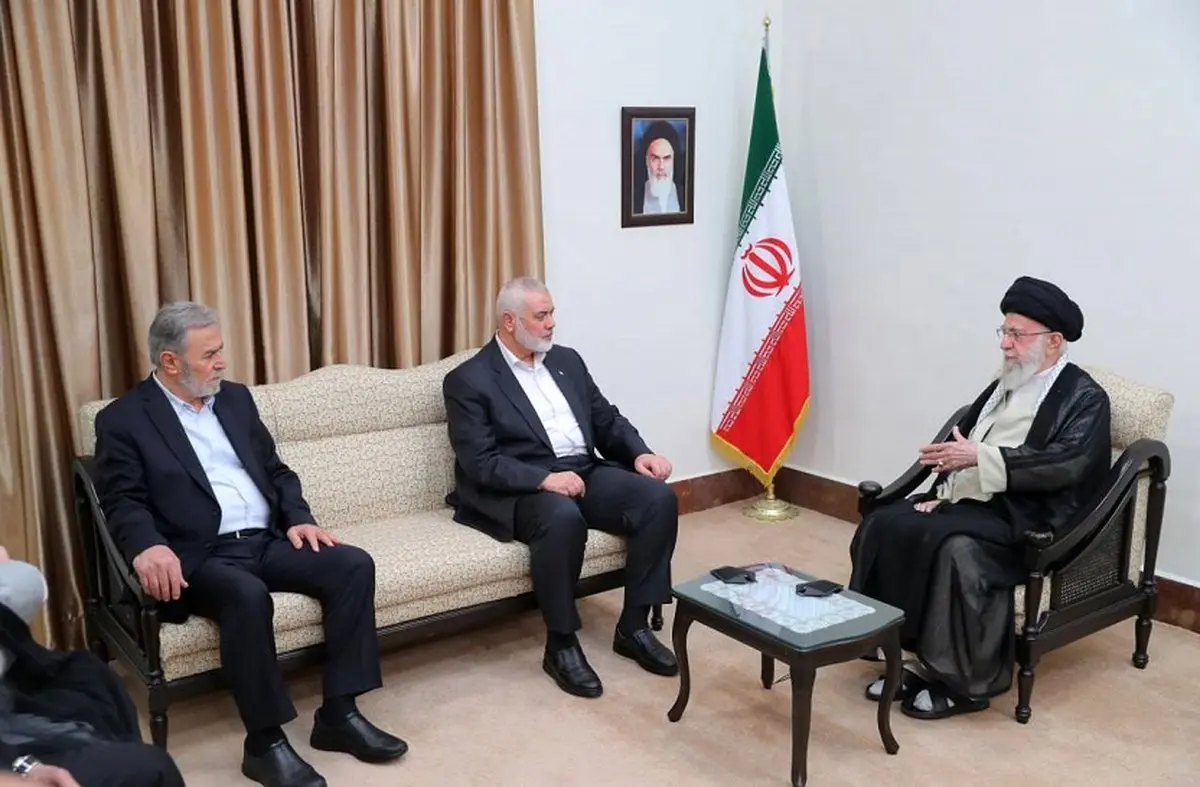 رهبر انقلاب: امروز بلندترین پرچم اسلام در دستان مردم غزه است