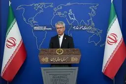 پیام شاعرانه سخنگوی وزارت خارجه: خاک لیلای وطن را جان شیرین بر سر افشان