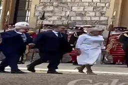 ضایع شدن دوباره مکرون توسط همسرش مقابل پادشاه انگلیس