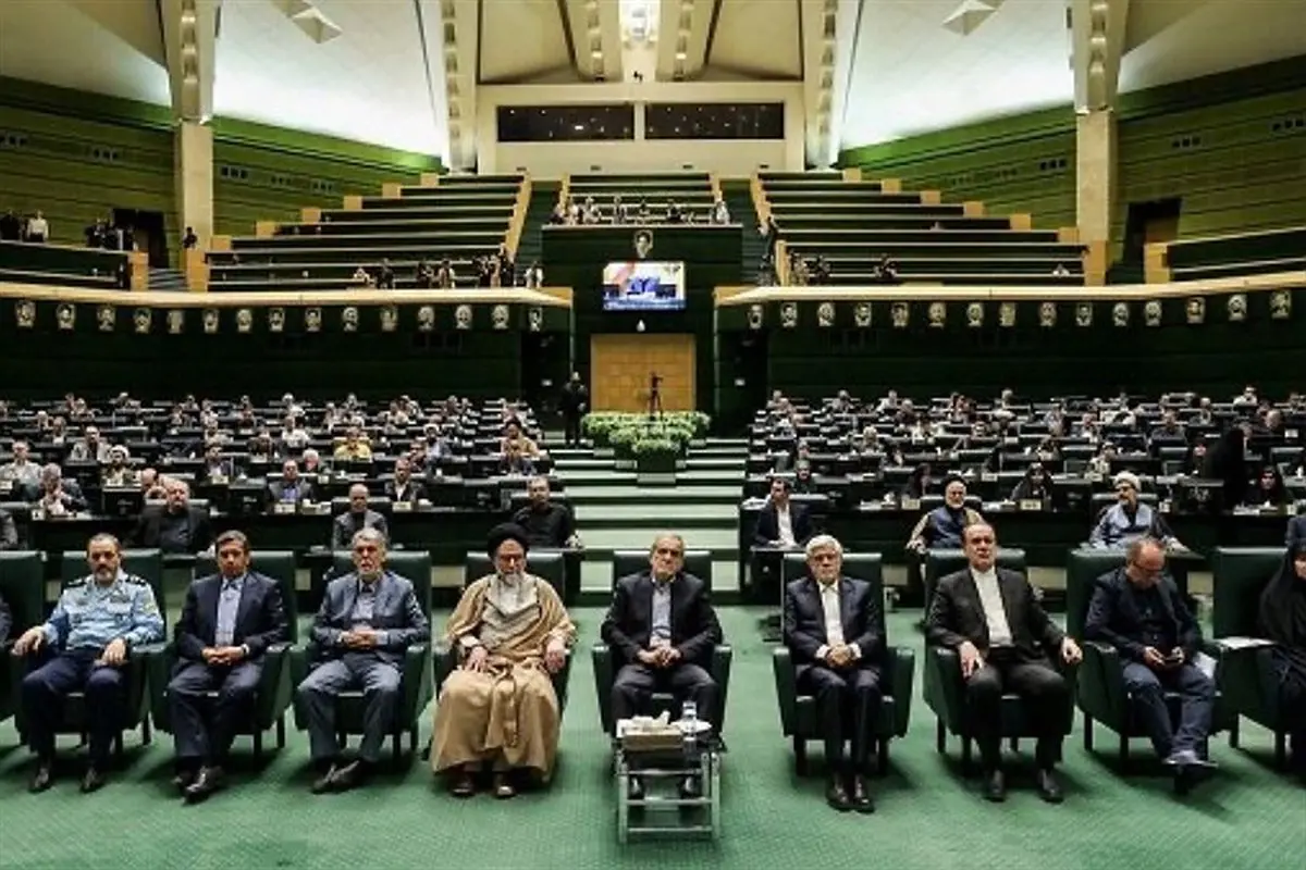 درخواست مشترک سه فعال سیاسی از رئیس‌جمهور: برخی وزرا باید تغییر کنند
