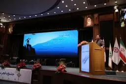 حضور عضو کمیسیون امنیت ملی و سیاست خارجی مجلس شورای اسلامی در جشنواره فجر مدیریت ایران