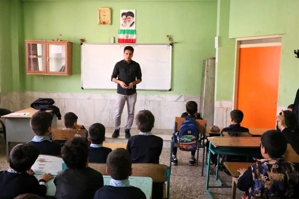 خشم کیهان از حذف گزینش معلمان!