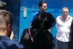 کاپیتان سابق استقلال در بین  تجمع کنندگان!(عکس)