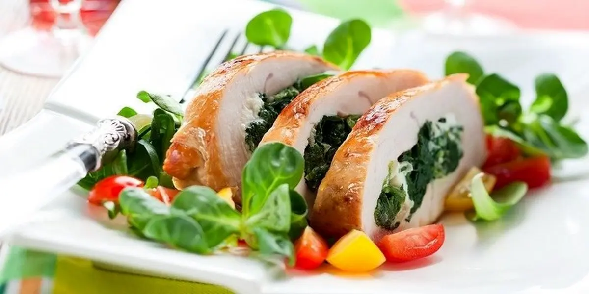 اسفناج را چطور بخوریم؛ پخته یا خام؟

