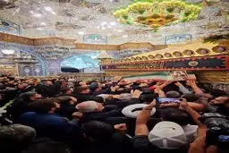ببینید | طواف پیکر دو شهید جنگ ۱۲ روزه دور ضریح حضرت معصومه(س)