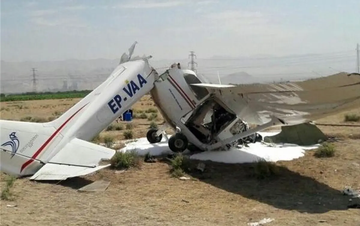 سقوط هواپیمای آموزشی سبک در شمال فرودگاه بجنورد + جزئیات
