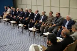 واکنش‌ها به حضور ظریف در دیدار اعضای دولت با رهبری