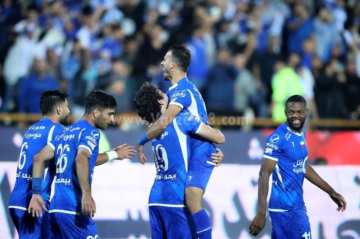 استقلال 2 - 0 تراکتور: صدرنشین بی‌حرف و حدیث