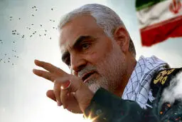 شهید حاج قاسم در جلسات توجیهی فرماندهان جنگ